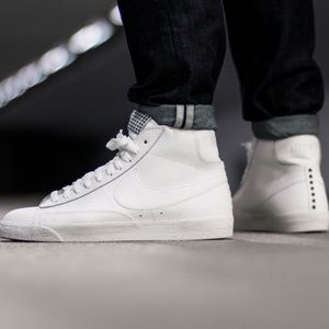 (RARE) NEW Nike Blazer Mid Premium Vintage White